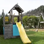 بيت للعطل Schoenes Mit Garten *