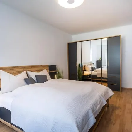 Schoenes Mit Garten Holiday home Portschach am Woerthersee