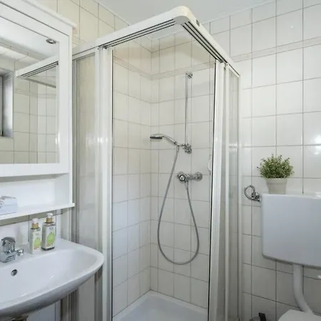 Schoenes Mit Garten Holiday home