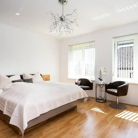 Schoenes Mit Garten Holiday home