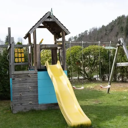 בית נופש Schoenes Mit Garten *