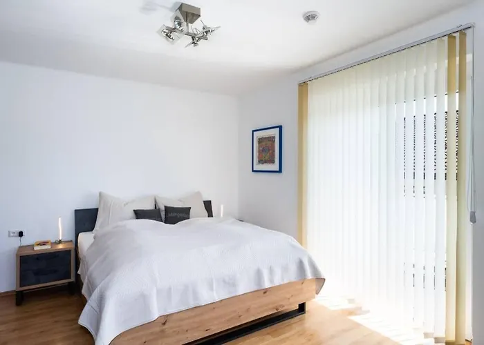 Schoenes Mit Garten 度假居 Pörtschach am Wörthersee