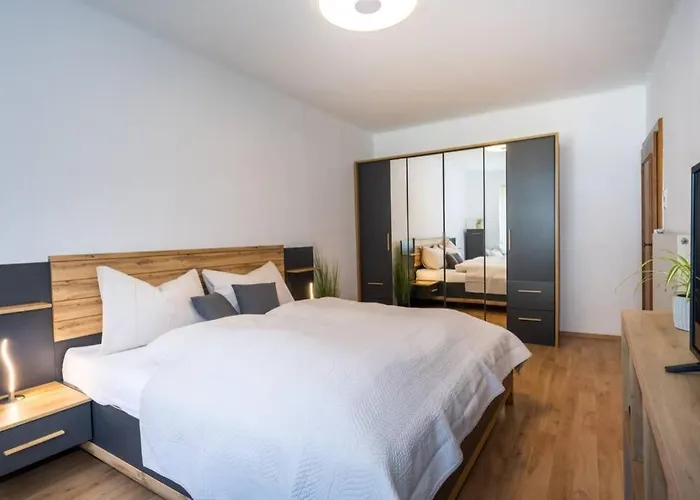 Schönes Mit Garten Ferienhaus Pörtschach am Wörthersee