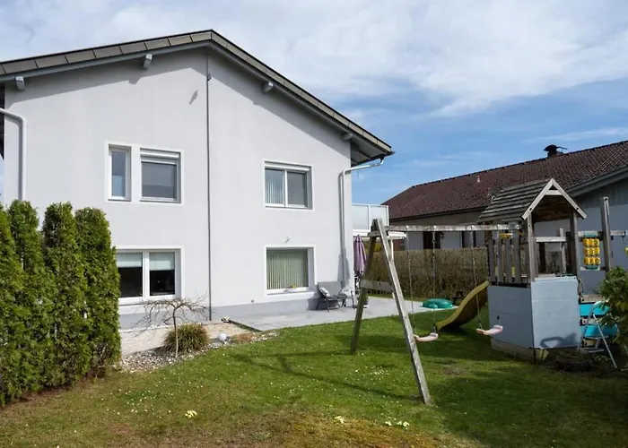 Holiday home Schoenes Mit Garten *